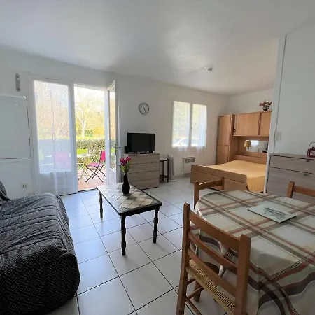 Appartement Cambo-les-bains, 2 Pièces, 3 Personnes - Fr-1-495-88 *
